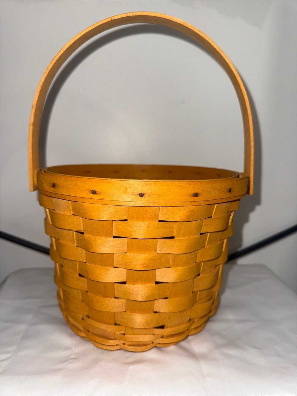 1998 Longaberger Round Basket w/Swing Handle
